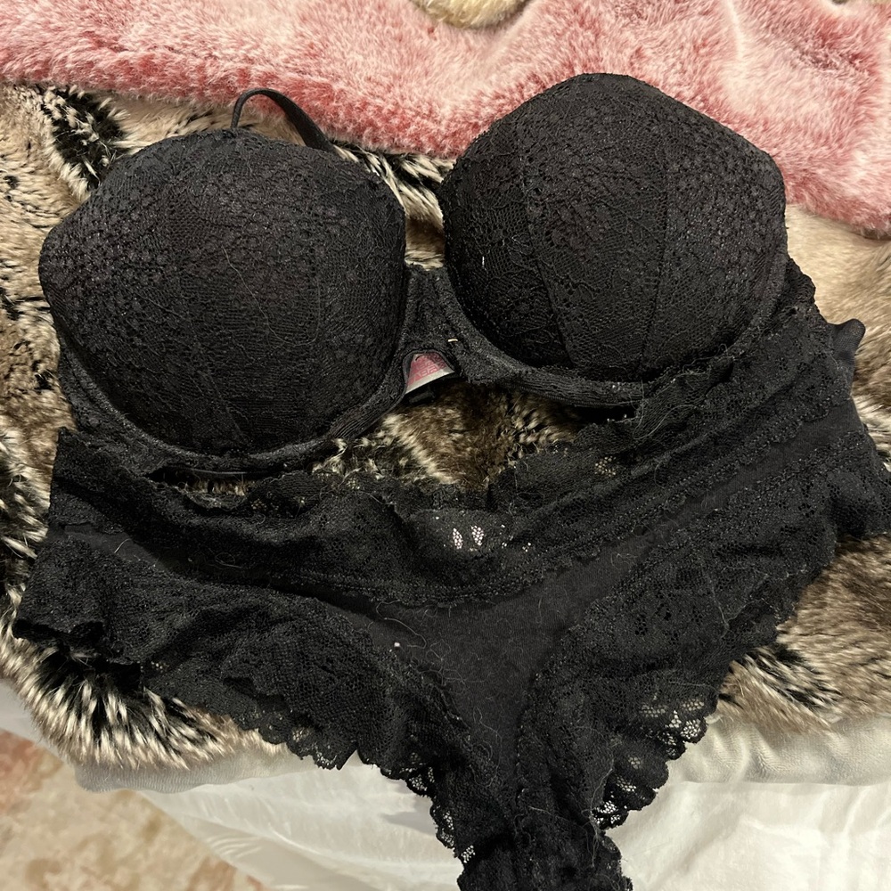 VS Bra and Underwear Set